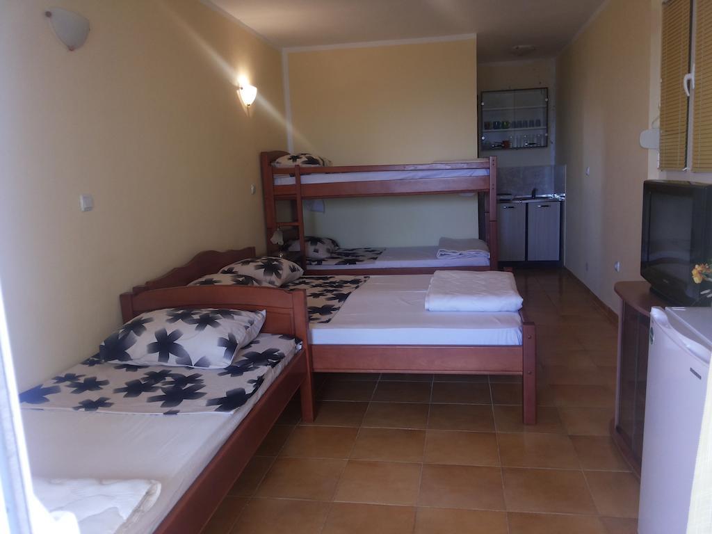 Apartments And Studios Anicic Utjeha Quarto foto